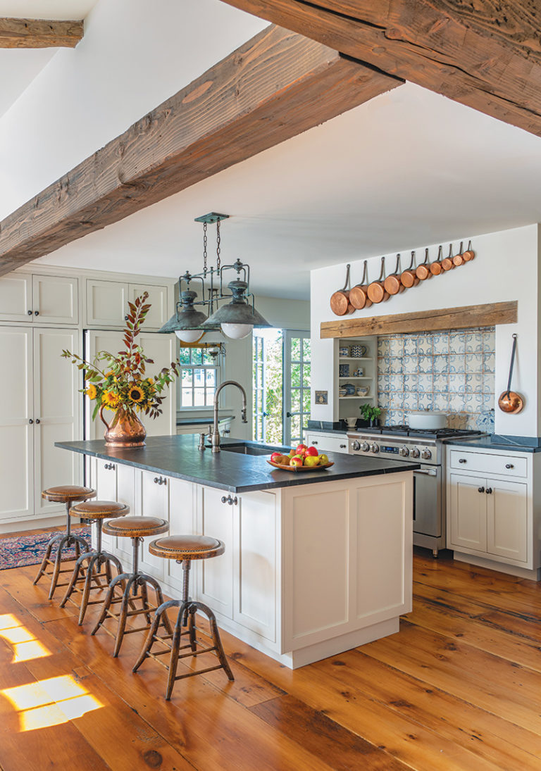 18th-Century Newburyport Farmhouse Gets 20th-Century Update ...