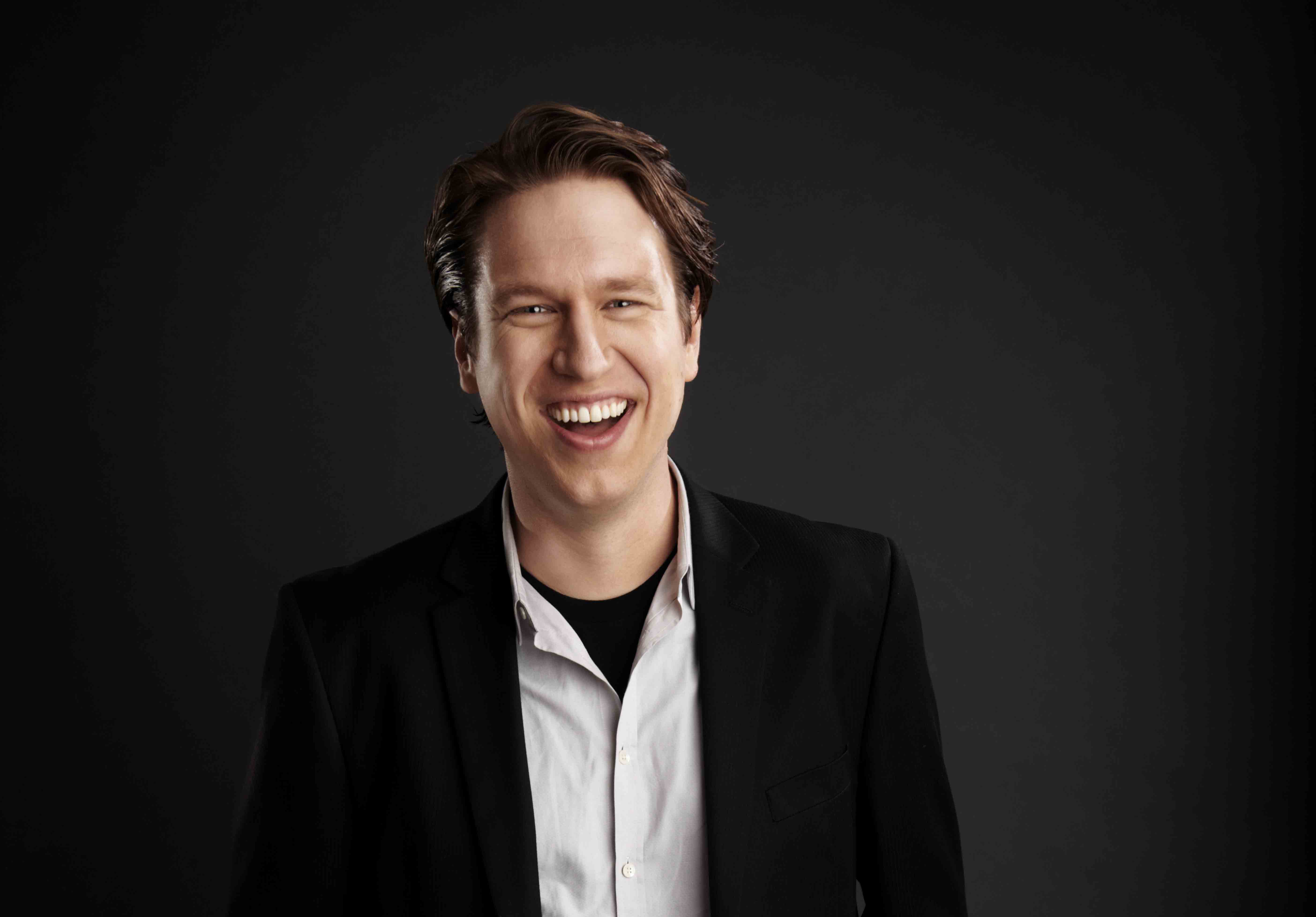 Pete Holmes Shares His Insights on Comedy and More - Northshore Magazine